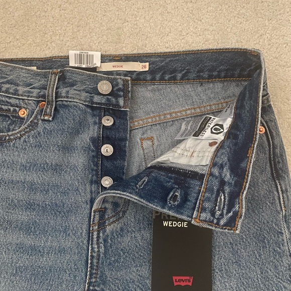 Levi Wedgie Mom Jean High Rise - Picture 2 of 9